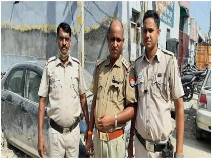 Man impersonating as UP Police inspector arrested in Delhi | Man impersonating as UP Police inspector arrested in Delhi