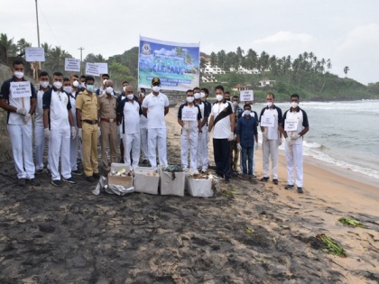 International coastal cleanup day observed by Indian Coast Guard | International coastal cleanup day observed by Indian Coast Guard