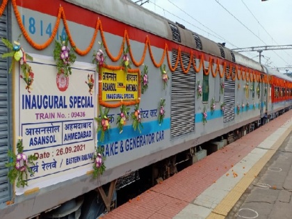 Ashwini Vaishnaw flags off Asansol-Ahmedabad Express, says it will give impetus to Jharkhand's socio-economic development | Ashwini Vaishnaw flags off Asansol-Ahmedabad Express, says it will give impetus to Jharkhand's socio-economic development