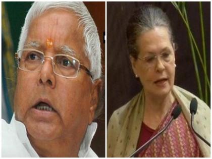 Amid 'trouble' in Bihar grand alliance, Sonia Gandhi speaks to Lalu Prasad Yadav | Amid 'trouble' in Bihar grand alliance, Sonia Gandhi speaks to Lalu Prasad Yadav