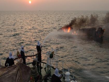 Gujarat: Indian Coast Guard rescues seven fishermen after boat catches fire, capsizes | Gujarat: Indian Coast Guard rescues seven fishermen after boat catches fire, capsizes Gujarat: Indian Coast Guard rescues seven fishermen after boat catches fire, capsizes | Gujarat: Indian Coast Guard rescues seven fishermen after boat catches fire, capsizes