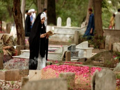 Expensive graves make burials affordable in Pakistan | Expensive graves make burials affordable in Pakistan
