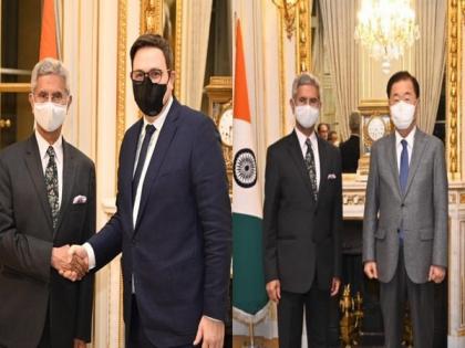 Jaishankar meets Foreign Ministers of Czech Republic, South Korea during France visit | Jaishankar meets Foreign Ministers of Czech Republic, South Korea during France visit