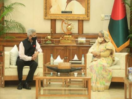 Jaishankar calls on Bangladesh PM Sheikh Hasina, conveys PM Modi's invitation to visit India | Jaishankar calls on Bangladesh PM Sheikh Hasina, conveys PM Modi's invitation to visit India