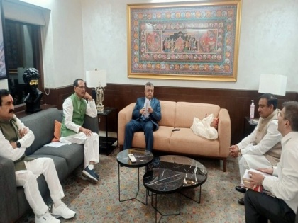 MP CM meets Solicitor General Tushar Mehta to seek legal provision for OBC reservation in local body polls | MP CM meets Solicitor General Tushar Mehta to seek legal provision for OBC reservation in local body polls