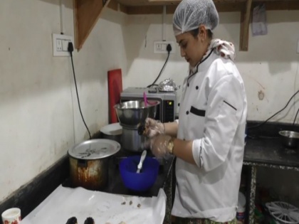 J-K: Baramulla girl working as head chef at restaurant inspires women to chase their dreams | J-K: Baramulla girl working as head chef at restaurant inspires women to chase their dreams