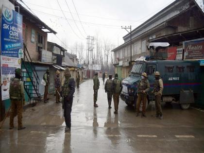 One migrant labourer killed, another injured in terrorist attack in J-K's Budgam | One migrant labourer killed, another injured in terrorist attack in J-K's Budgam