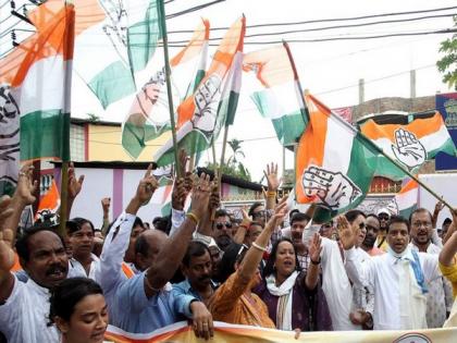 Don't allow Gujarat polls to become "Modi vs Congress" battle: Cong brass tells state leaders | Don't allow Gujarat polls to become "Modi vs Congress" battle: Cong brass tells state leaders