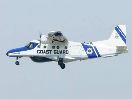 Indian Coast Guard Dornier aircraft forced Pakistan Navy warship to return to its waters | Indian Coast Guard Dornier aircraft forced Pakistan Navy warship to return to its waters