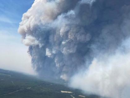 Canadian army airlifts hundreds to safety from wildfires | Canadian army airlifts hundreds to safety from wildfires