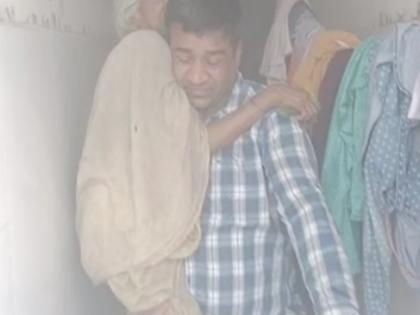 Delhi Police rescues elderly couple after building catches fire | Delhi Police rescues elderly couple after building catches fire Delhi Police rescues elderly couple after building catches fire | Delhi Police rescues elderly couple after building catches fire