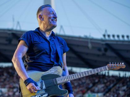 Bruce Springsteen is in 'great shape' while recovering from peptic ulcer | Bruce Springsteen is in 'great shape' while recovering from peptic ulcer Bruce Springsteen is in 'great shape' while recovering from peptic ulcer | Bruce Springsteen is in 'great shape' while recovering from peptic ulcer