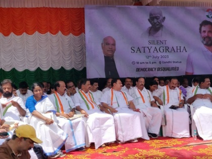 Congress stages ‘Maun Satyagraha’ in Kerala | Congress stages ‘Maun Satyagraha’ in Kerala