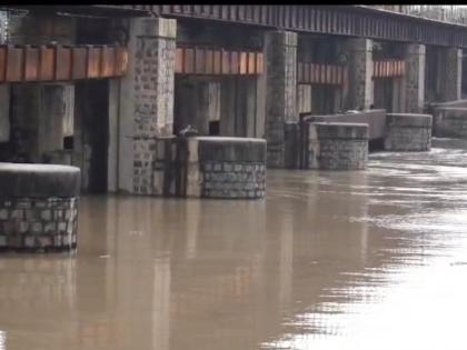 One gate of ITO barrage has been opened, says Kejriwal | One gate of ITO barrage has been opened, says Kejriwal One gate of ITO barrage has been opened, says Kejriwal | One gate of ITO barrage has been opened, says Kejriwal