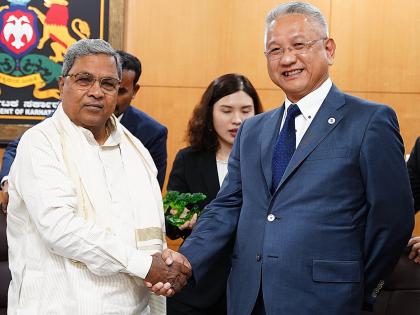 Siddaramaiah holds talks with Foxconn CEO | Siddaramaiah holds talks with Foxconn CEO Siddaramaiah holds talks with Foxconn CEO | Siddaramaiah holds talks with Foxconn CEO
