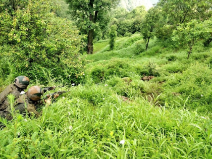 3 soldiers killed, 3 injured in encounter in J&K's Poonch | 3 soldiers killed, 3 injured in encounter in J&K's Poonch 3 soldiers killed, 3 injured in encounter in J&K's Poonch | 3 soldiers killed, 3 injured in encounter in J&K's Poonch