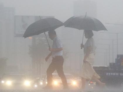Heavy rain pounds S.Korea, more downpours expected | Heavy rain pounds S.Korea, more downpours expected