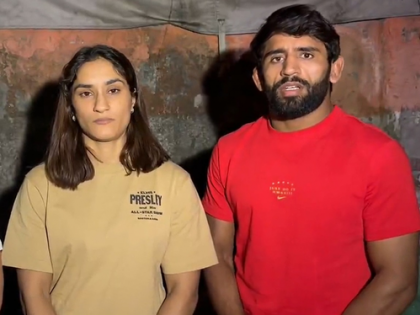 Bajrang Punia leaves his Padma Shri Award outside PM’s residence | Bajrang Punia leaves his Padma Shri Award outside PM’s residence Bajrang Punia leaves his Padma Shri Award outside PM’s residence | Bajrang Punia leaves his Padma Shri Award outside PM’s residence