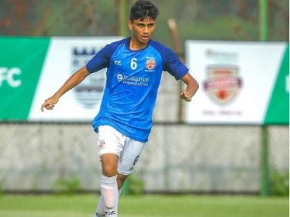 Reliance Foundation Young Champs bag brace with two graduates signing ISL contracts | Reliance Foundation Young Champs bag brace with two graduates signing ISL contracts Reliance Foundation Young Champs bag brace with two graduates signing ISL contracts | Reliance Foundation Young Champs bag brace with two graduates signing ISL contracts