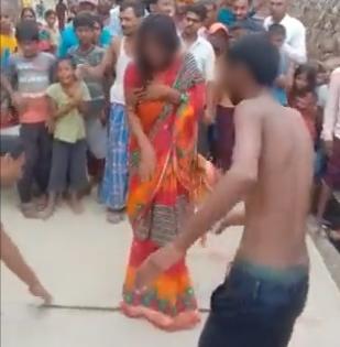 Mob thrashes couple in Bihar | Mob thrashes couple in Bihar