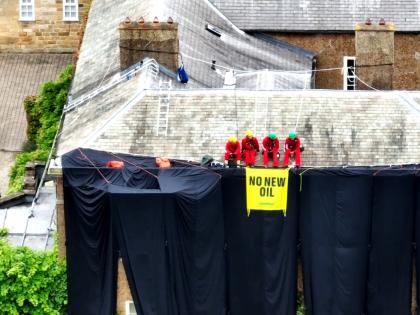 5 arrested after protest at Sunak's private home | 5 arrested after protest at Sunak's private home