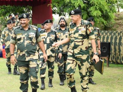 DG BSF visits Akhnoor border, takes stock of security situation | DG BSF visits Akhnoor border, takes stock of security situation DG BSF visits Akhnoor border, takes stock of security situation | DG BSF visits Akhnoor border, takes stock of security situation
