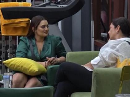 Real or fake: Pooja Bhatt's phone on 'Bigg Boss OTT 2' stirs a conversation | Real or fake: Pooja Bhatt's phone on 'Bigg Boss OTT 2' stirs a conversation