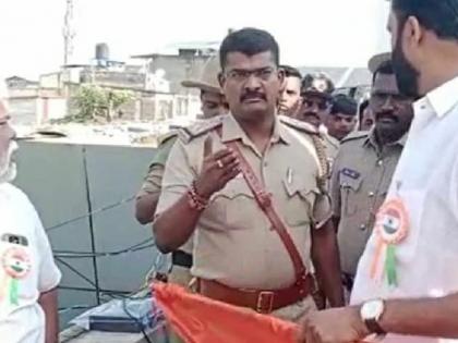 K'taka Police thwart attempt to hoist saffron flag alongside Tricolour in Belagavi | K'taka Police thwart attempt to hoist saffron flag alongside Tricolour in Belagavi K'taka Police thwart attempt to hoist saffron flag alongside Tricolour in Belagavi | K'taka Police thwart attempt to hoist saffron flag alongside Tricolour in Belagavi
