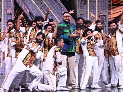 Badshah grooves to 'Eyy Bidda' with 'N-House Crew' in 'IGT 10' | Badshah grooves to 'Eyy Bidda' with 'N-House Crew' in 'IGT 10'