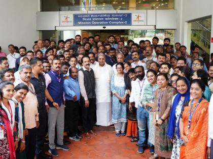 K’taka CM Siddaramaiah visits ISRO, to felicitate scientists in Vidhana Soudha | K’taka CM Siddaramaiah visits ISRO, to felicitate scientists in Vidhana Soudha K’taka CM Siddaramaiah visits ISRO, to felicitate scientists in Vidhana Soudha | K’taka CM Siddaramaiah visits ISRO, to felicitate scientists in Vidhana Soudha