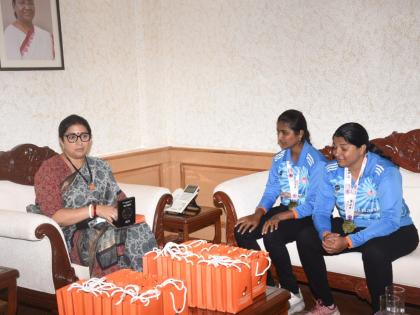 Smriti Irani felicitates gold medal-winning Indian women's blind cricket team | Smriti Irani felicitates gold medal-winning Indian women's blind cricket team