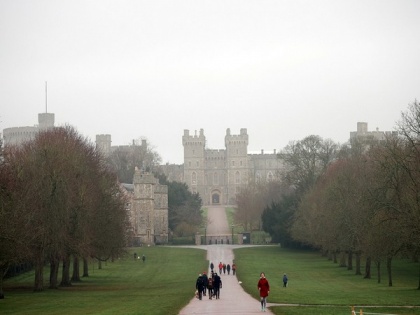 Armed intruder arrested from Windsor Castle grounds as Queen celebrated Christmas | Armed intruder arrested from Windsor Castle grounds as Queen celebrated Christmas