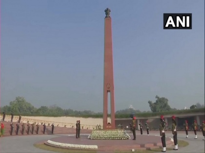 Bangladesh Armed Forces contingent pays tribute at National War Memorial | Bangladesh Armed Forces contingent pays tribute at National War Memorial