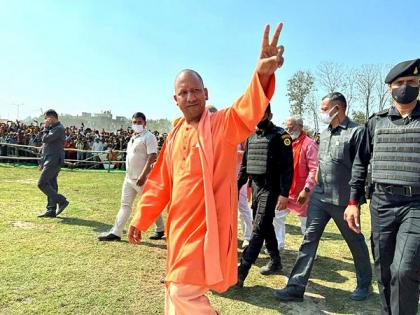 Yogi Adityanath likely to take oath as UP chief minister for second term on March 25 | Yogi Adityanath likely to take oath as UP chief minister for second term on March 25