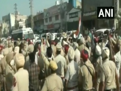 Youth Congress workers clash with police over visit of BJP Punjab president | Youth Congress workers clash with police over visit of BJP Punjab president