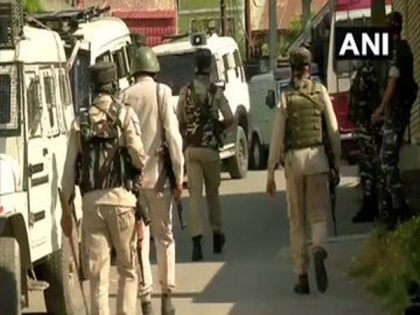 Encounter underway between security forces and terrorists in Srinagar's Zadibal | Encounter underway between security forces and terrorists in Srinagar's Zadibal