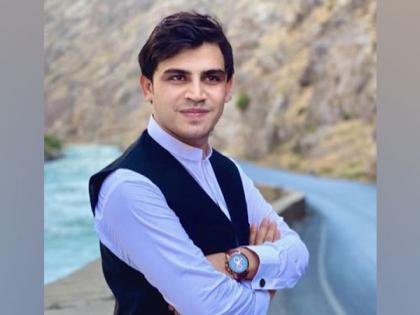 Tolo news reporter, cameraman beaten up by Taliban in Kabul | Tolo news reporter, cameraman beaten up by Taliban in Kabul