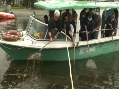 J-K: Lt Governor Manoj Sinha flags off cleanliness drive to preserve Dal Lake | J-K: Lt Governor Manoj Sinha flags off cleanliness drive to preserve Dal Lake J-K: Lt Governor Manoj Sinha flags off cleanliness drive to preserve Dal Lake | J-K: Lt Governor Manoj Sinha flags off cleanliness drive to preserve Dal Lake
