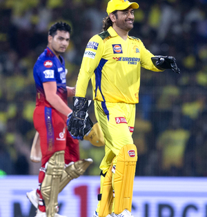 'Just like Roger Federer’: Robin Uthappa praises Dhoni's brilliance behind the wicket | 'Just like Roger Federer’: Robin Uthappa praises Dhoni's brilliance behind the wicket