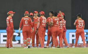 WPL 2025: Simran comes in for Hemalatha as GG opt to bowl first against MI | WPL 2025: Simran comes in for Hemalatha as GG opt to bowl first against MI