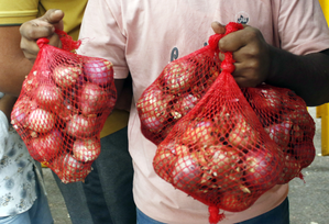 Govt allows export of 99,150 tonnes of onion to 6 countries | Govt allows export of 99,150 tonnes of onion to 6 countries