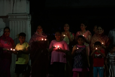 TN lights traditional lamps, switches off lights for 9 minutes | TN lights traditional lamps, switches off lights for 9 minutes