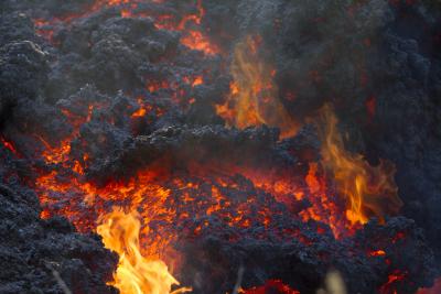 Red hot lava continues to flow from Iceland volcano after eruption | Red hot lava continues to flow from Iceland volcano after eruption