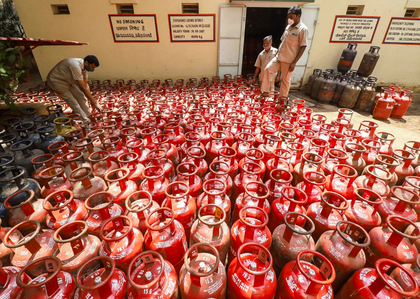 India delivers LPG to over 33 crore consumers after booking within hours: Hardeep Puri | India delivers LPG to over 33 crore consumers after booking within hours: Hardeep Puri
