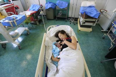 Mothers still face barriers to breastfeed at work: Study | Mothers still face barriers to breastfeed at work: Study Mothers still face barriers to breastfeed at work: Study | Mothers still face barriers to breastfeed at work: Study