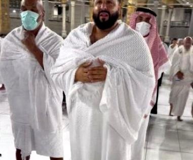 DJ Khaled breaks down in tears of joy at Mecca | DJ Khaled breaks down in tears of joy at Mecca