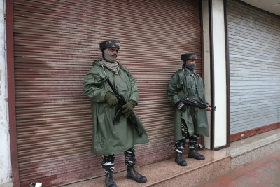 Srinagar shuts down after 1st case reported | Srinagar shuts down after 1st case reported