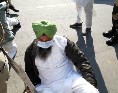True Punjabi spirit amidst 'Delhi Chalo' march | True Punjabi spirit amidst 'Delhi Chalo' march True Punjabi spirit amidst 'Delhi Chalo' march | True Punjabi spirit amidst 'Delhi Chalo' march