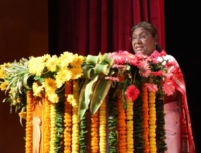 President Murmu continues her speech in darkness after power failure in Odisha auditorium | President Murmu continues her speech in darkness after power failure in Odisha auditorium