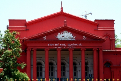 SC stays Karnataka HC's non-bailable warrant against DGP | SC stays Karnataka HC's non-bailable warrant against DGP